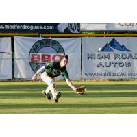 Cole Carder of the Medford Rogues about to make a shoestring catch