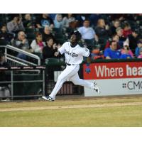 Jonathan Davis of the New Hampshire Fisher Cats rounds third