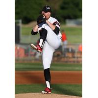 Sioux City Explorers pitcher Justin Vernia