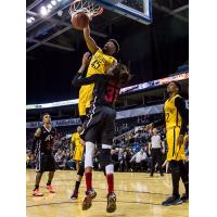 Marvin Phillips dunks for the London Lightning